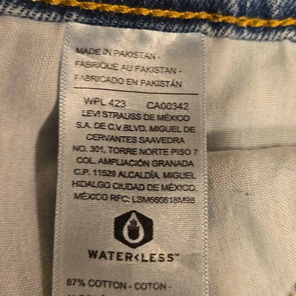 VTG Denizen from Levis Hi-rise Shorts Distressed Raw Hem 30 inch Waist (size 10) - Picture 13 of 15